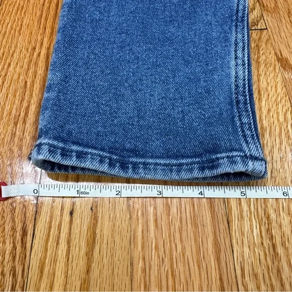 NWT Hollister Women's Straight Leg High Rise Mom Jeans with Floral Patch Design - Picture 9 of 13